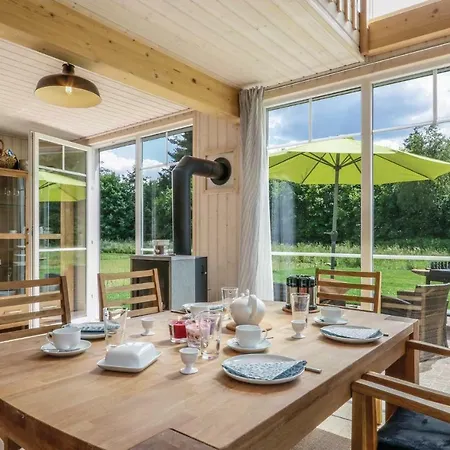 2 Bedroom Lovely In